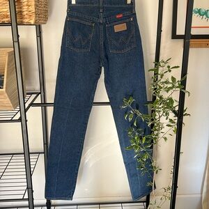 Wrangler blue jeans size 3